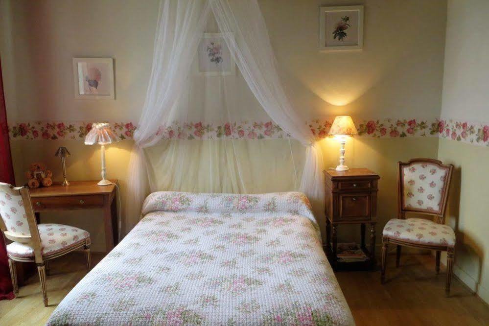 Bed and Breakfast Aux Trois Fontaines Eynesse Екстер'єр фото