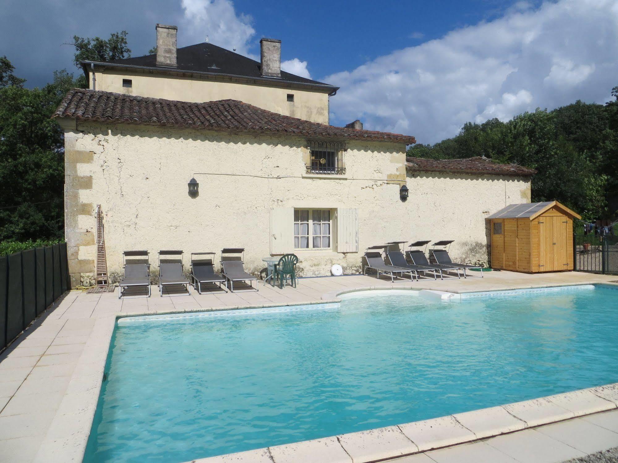 Bed and Breakfast Aux Trois Fontaines Eynesse Екстер'єр фото