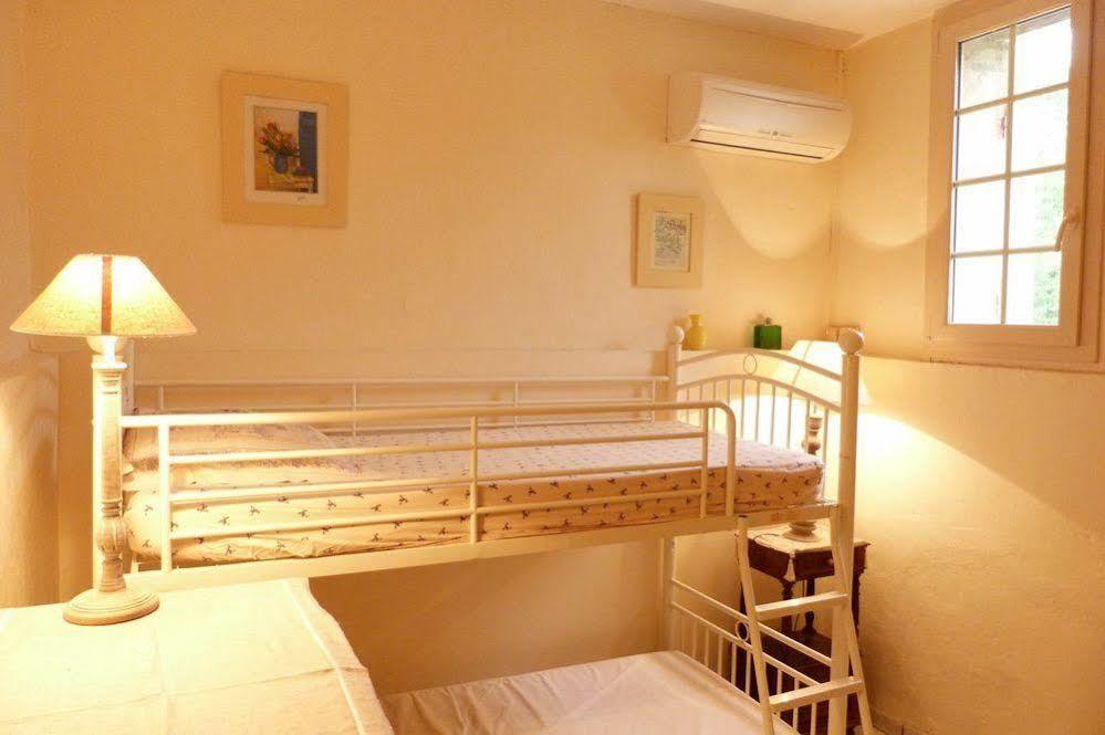 Bed and Breakfast Aux Trois Fontaines Eynesse Екстер'єр фото