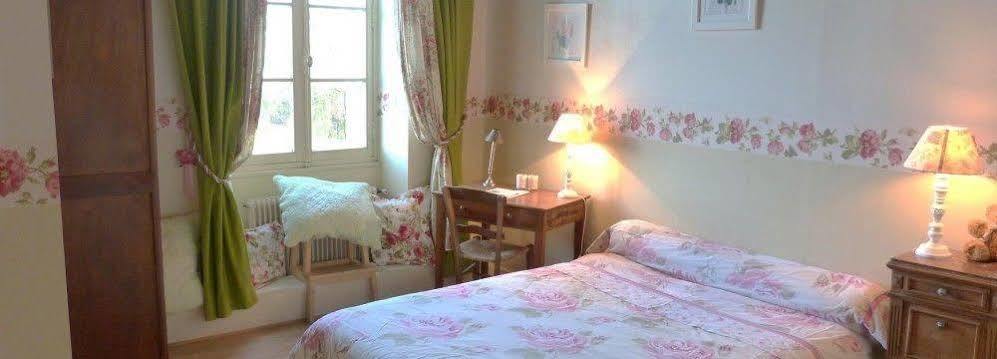 Bed and Breakfast Aux Trois Fontaines Eynesse Екстер'єр фото